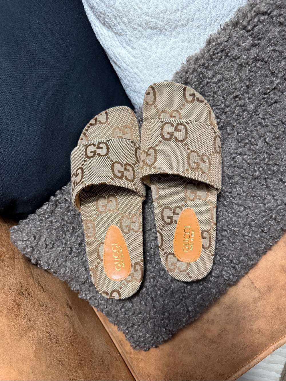 Gucci Beige and Brown GG Canvas Slide - Picture 3 of 4
